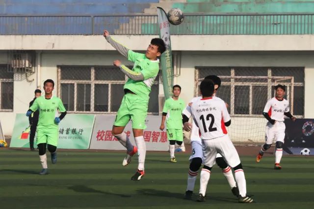 皇马右路四人争位，迪奥曼德仍在等待完全适应